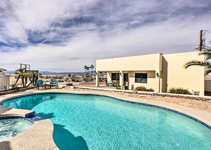 5 Mi To Havasu: Bright W/ Fire Pit! * Lake Havasu City