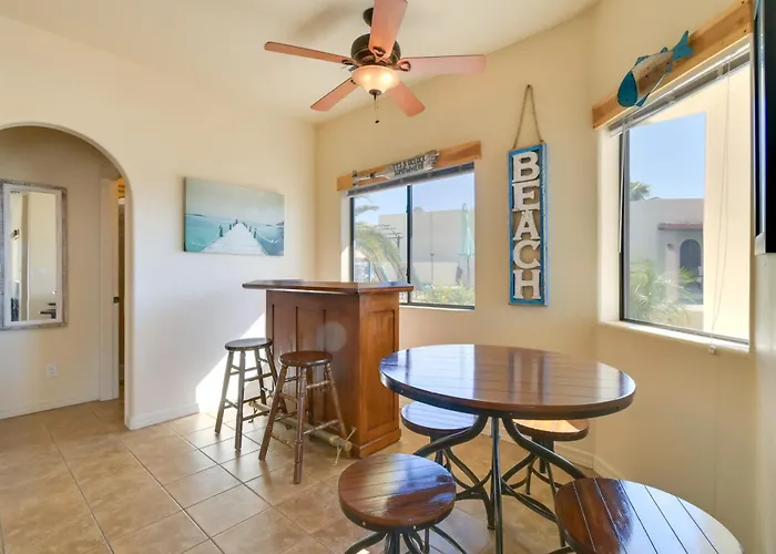 5 Mi To Havasu: Bright W/ Fire Pit!